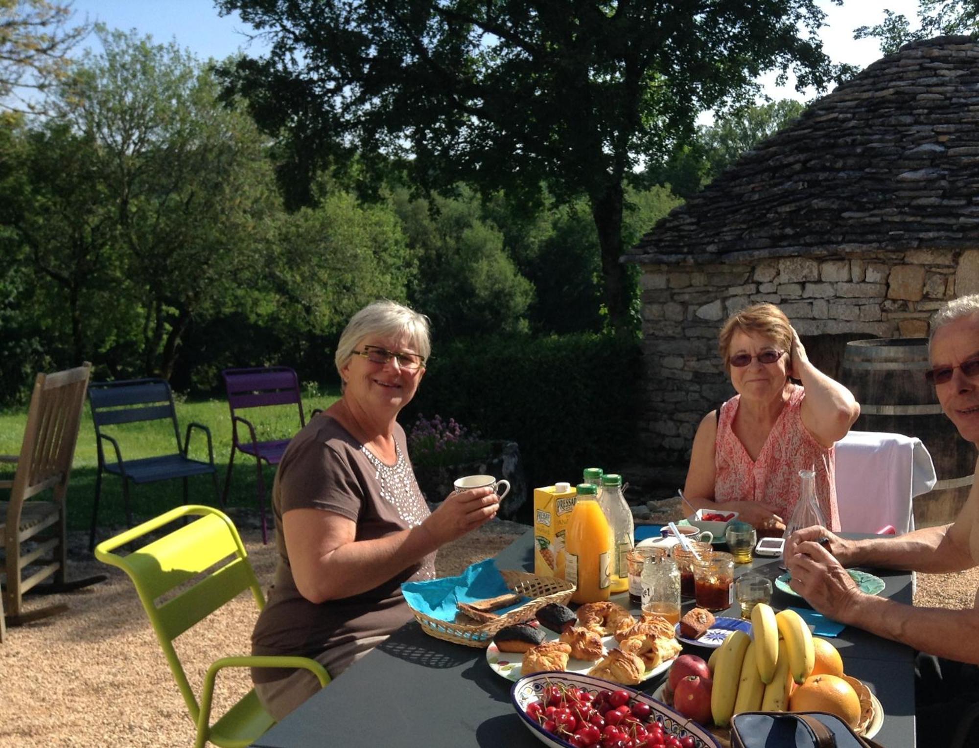 Bed and Breakfast Les Roulottes Du Lot Gramat Esterno foto